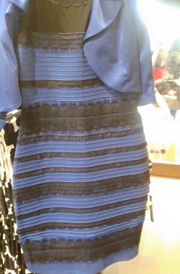 Photoshop: Chiếc váy gây tranh cãi  vừa xanh/đen vừa vàng/trắng